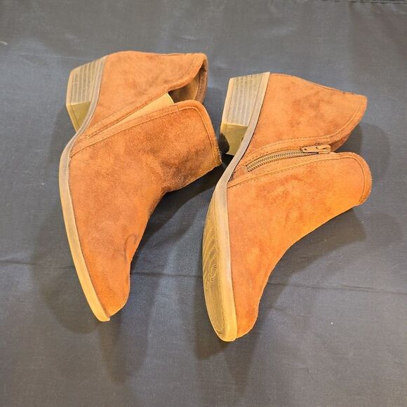 SO LOW BLOCK-HEEL SLIP-ON STYLE BOOTIE - Picture 6 of 15